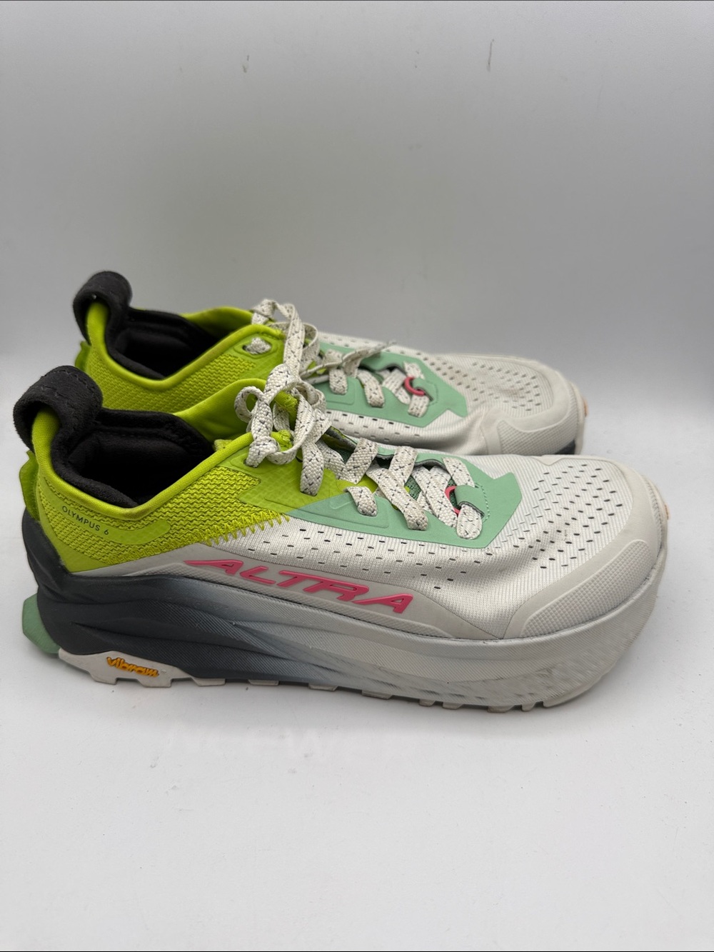 Altra OLYMPUS 6 women’s 7.5 White trail shoes with Lime & Mint Accents S1